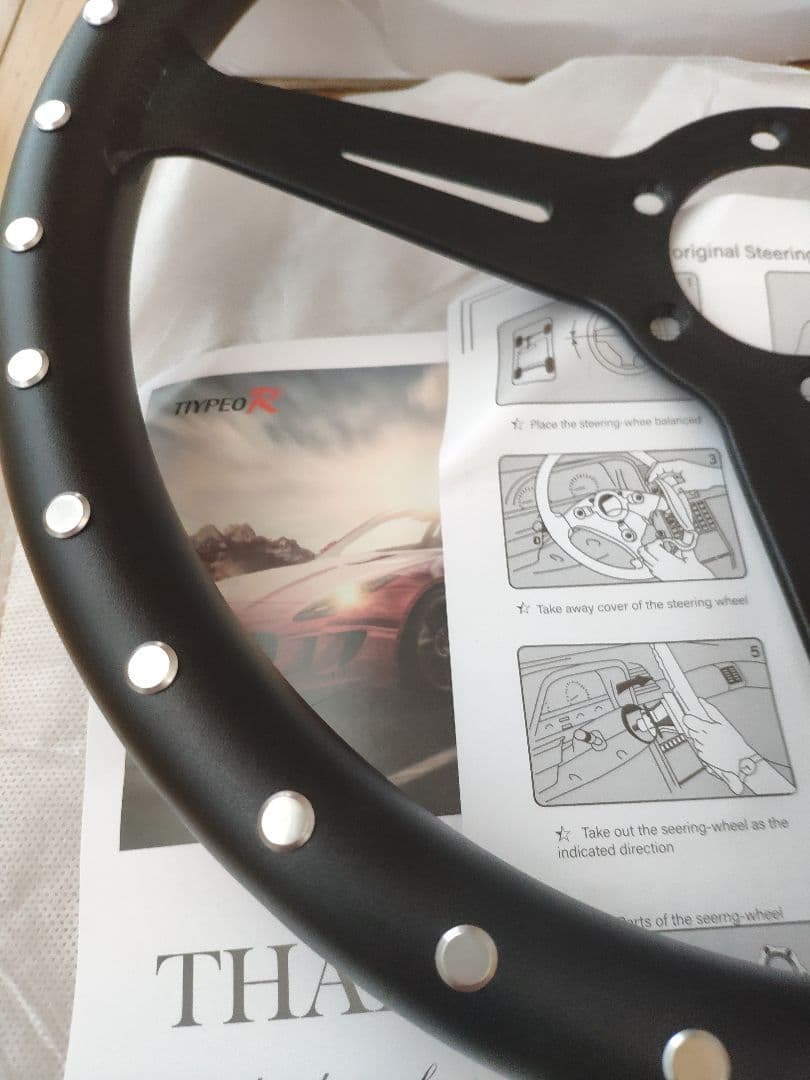 新品・未使用 フルビレット 黒 350mm MOMOピッチ70 リベットSS32