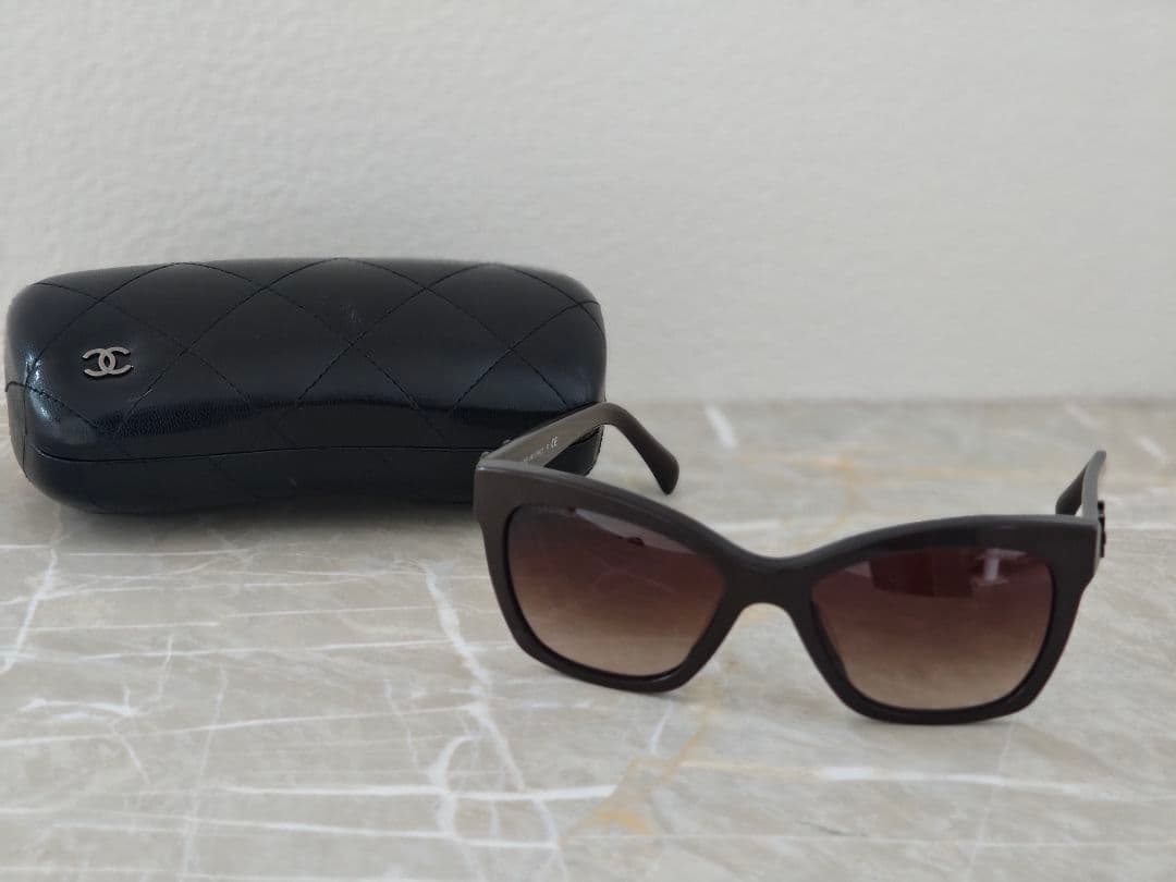 Chanel ブラウン サングラス