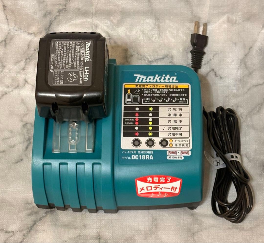 マキタ 充電式クリーナ CL108FD コードレス掃除機　バッテリー、充電器付き