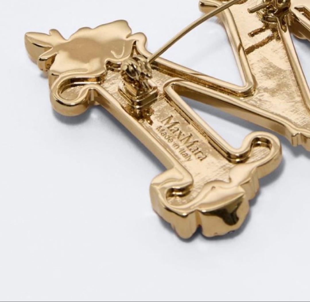 訳あり　Max Mara Mロゴ フローラルディテール　ブローチ