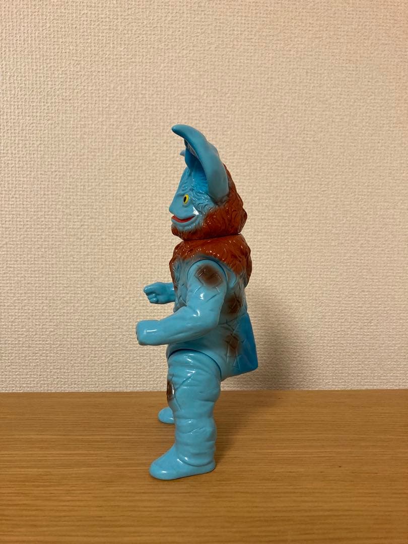 怪獣郷　イカルス星人　水色成型