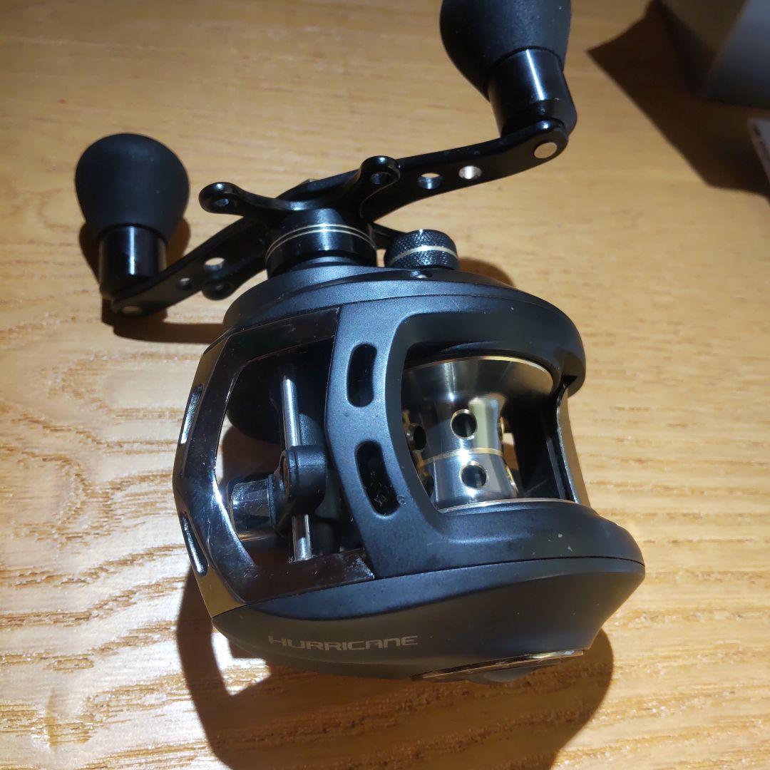 SHIMANO バイオマスター C2000HGS とDAIWAハリケーン