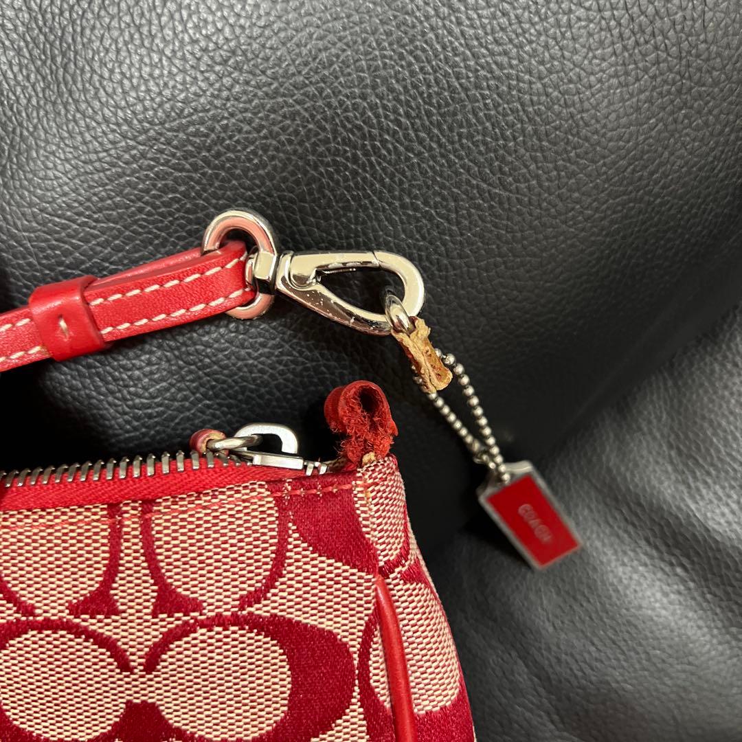 Coach レッド ショルダーバッグ　ショルダーストラップが切れた
