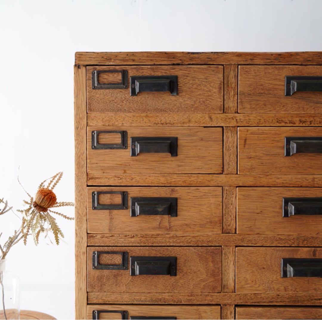 18杯の引き出し　チェスト