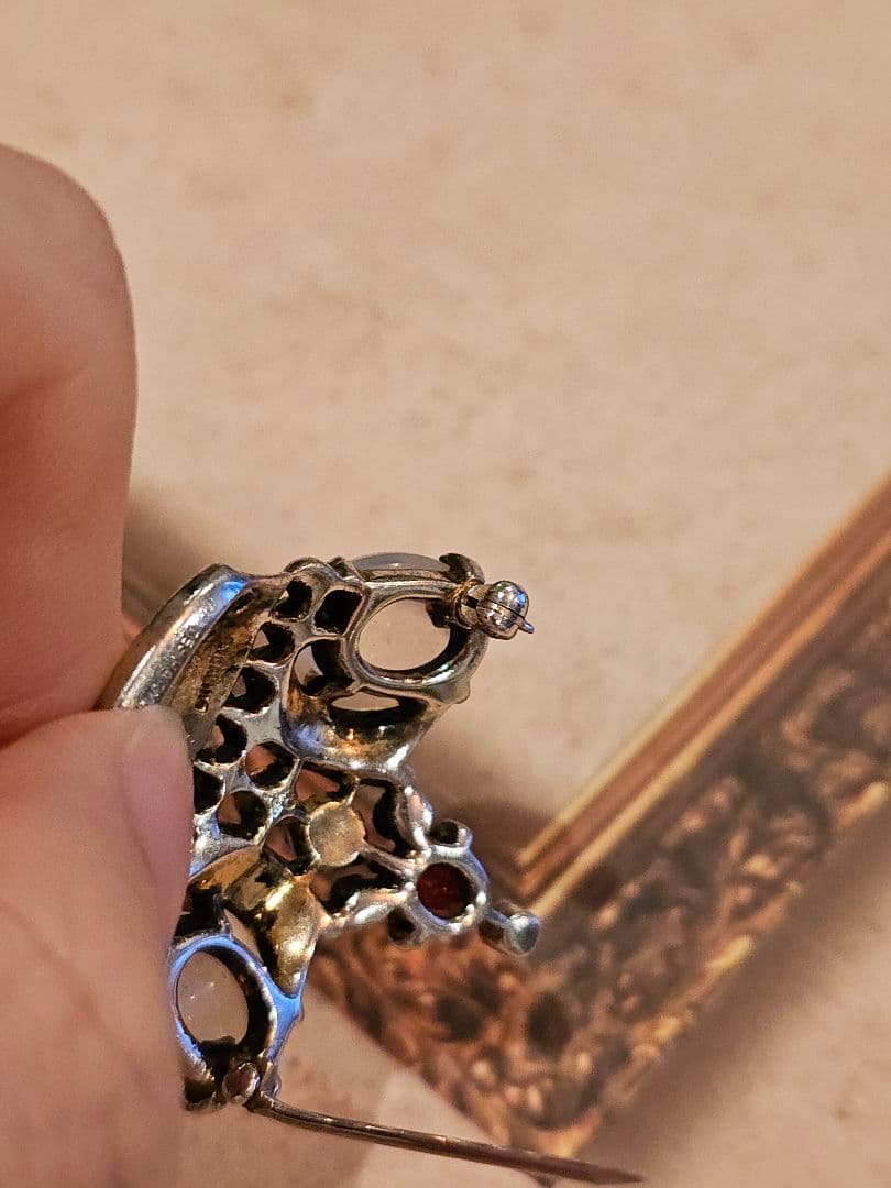 トリファリ TRIFARI クラウン 王冠 ブローチ