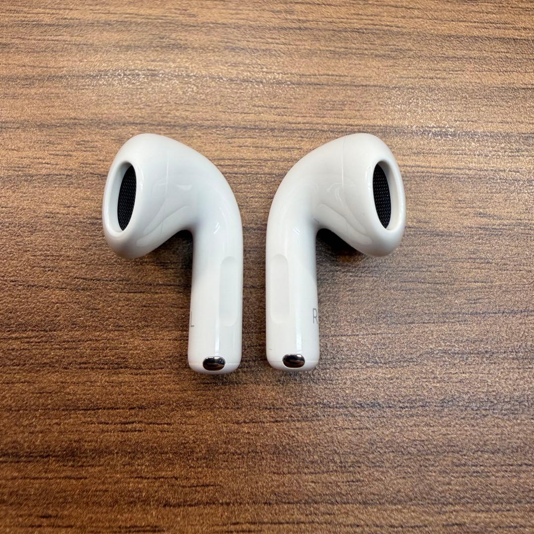 【美品】AirPods 4ノイキャン無し 本体【箱無し】
