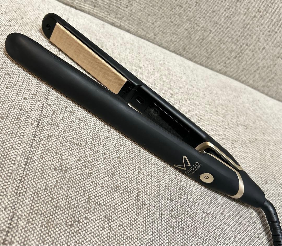 【美品】 KINUJO ストレートヘアアイロン ⭐︎SALE 12/16まで