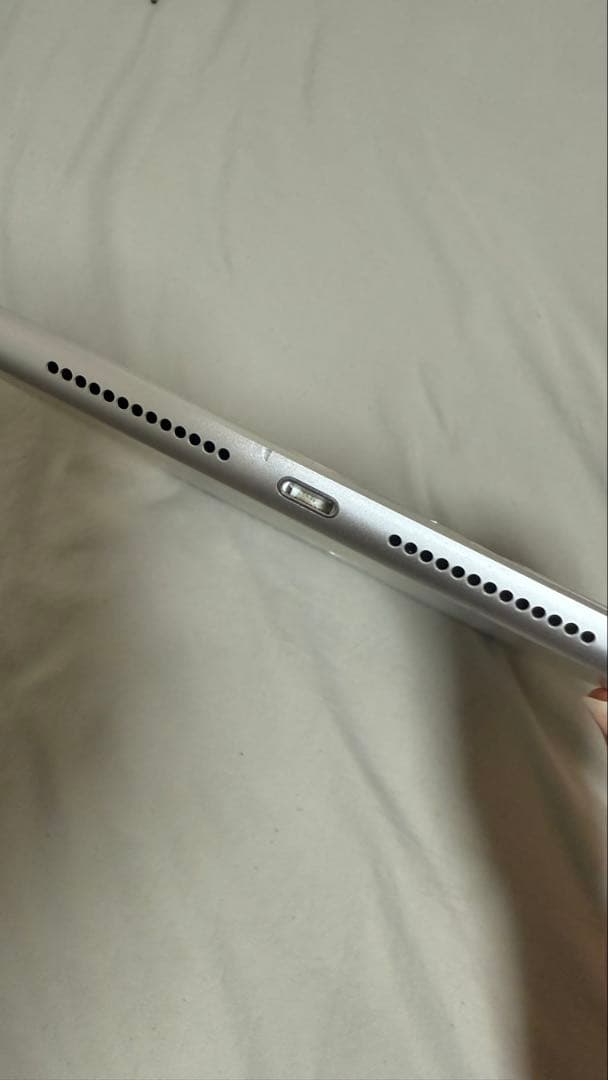 Apple iPad 第5世代 シルバー 本体