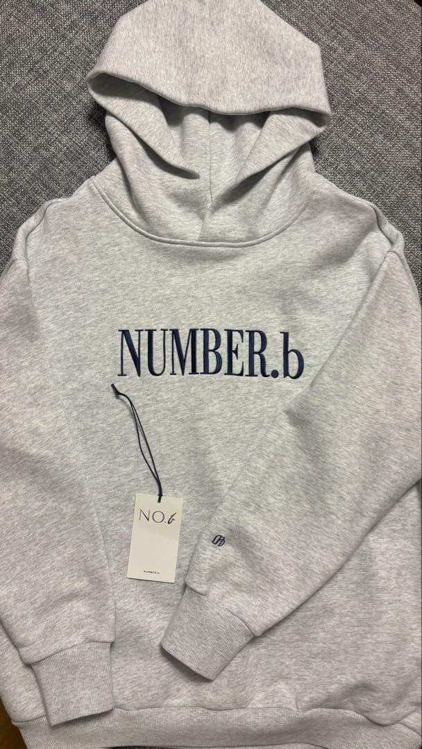NUMBER.b ロゴパーカ(刺繍) ライトグレー