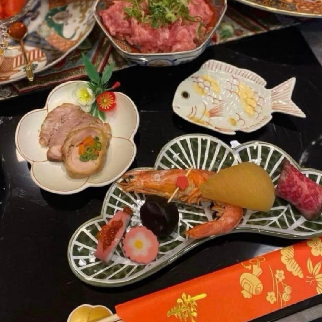 【新品】【大人気】有田焼幸楽窯　錦金叩鯛形銘々皿　紅白2枚セット