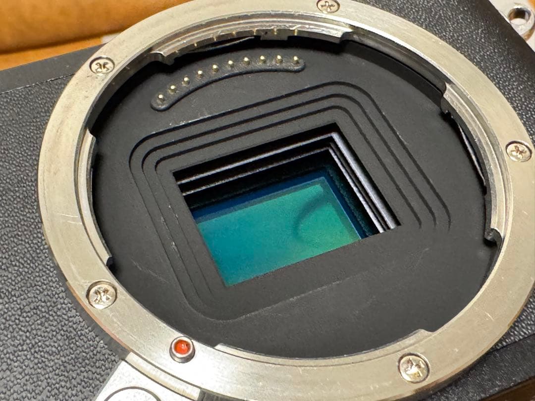 Leica CL ボディ　箱、予備バッテリー、M-Lアダプター、サムレスト付き