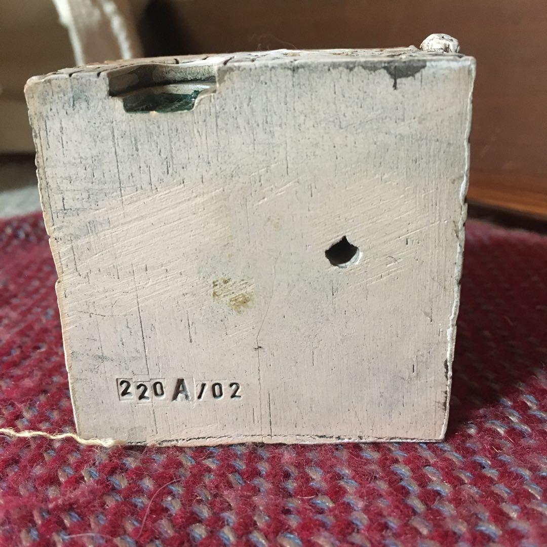 ゴーハウス　陶器製教会ミニチュア置物