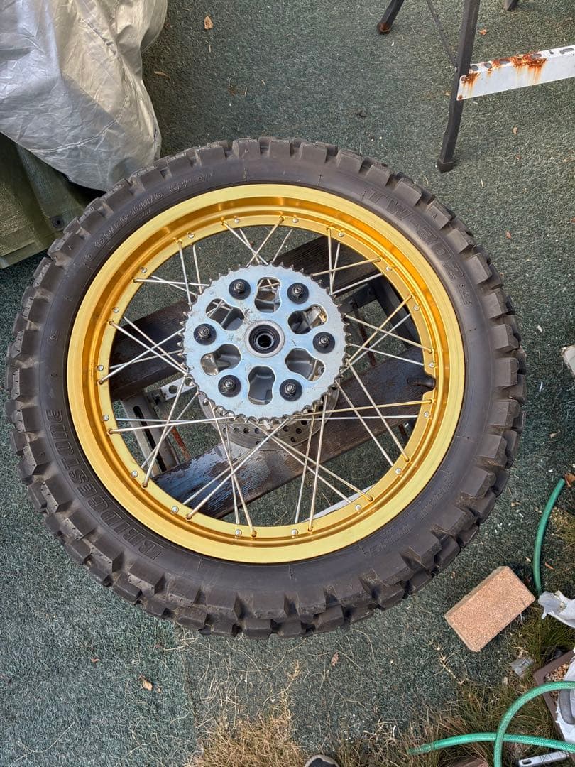 セロー250 リアホイール