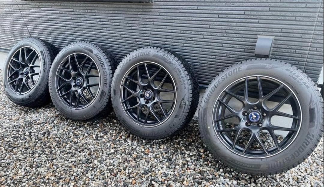 美品 ハリアー80 4本 スタッドレス 18インチ ブリザック 1シーズン使用