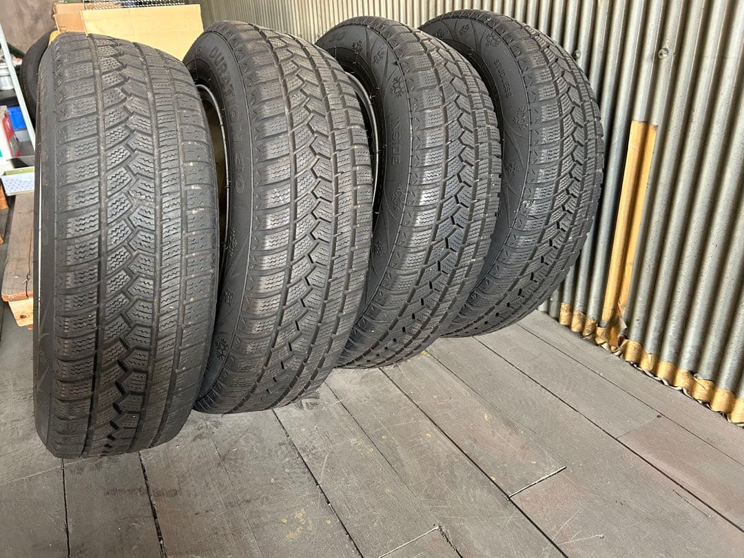 スタッドレスタイヤ　185 65 R15 フリードに使用