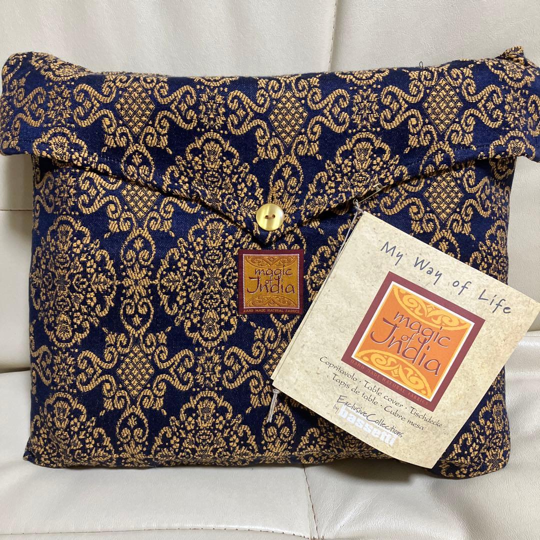 未使用品　bassettiテーブルクロス　ヴィンテージ　イタリア　ミラノで購入