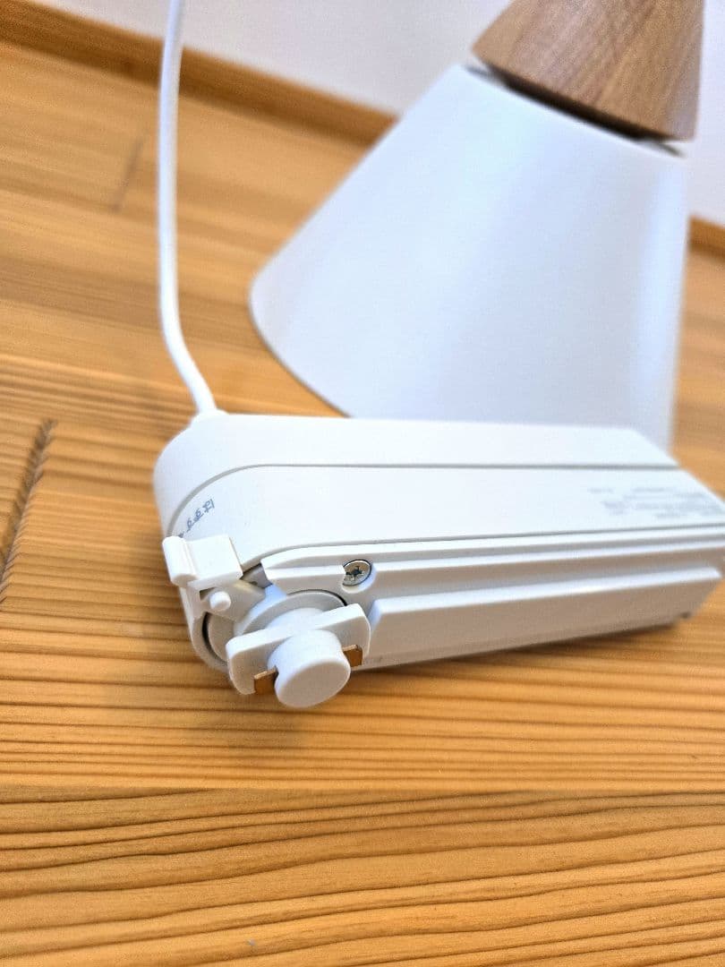 【使用期間少】22年製　コイズミ AP45523L ダクトレールLED照明