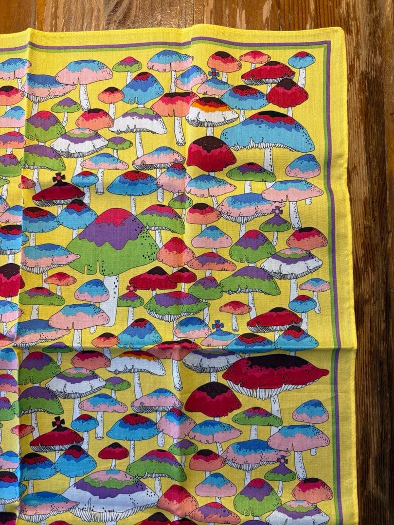 ヴィヴィアン ウエストウッド ハンカチ　マッシュルーム　きのこ