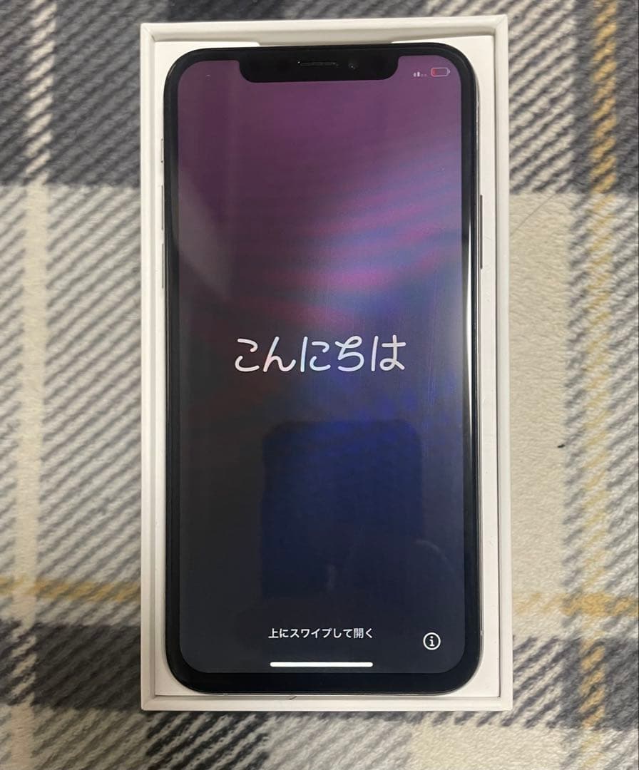 Apple:iPhone Xs 256GB シルバ- SIMフリ- 73%