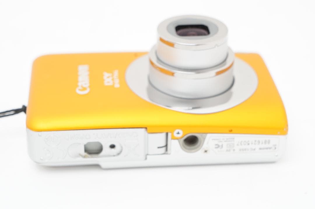 ジャンク　Canon IXY 110is PC1355 コンデジ
