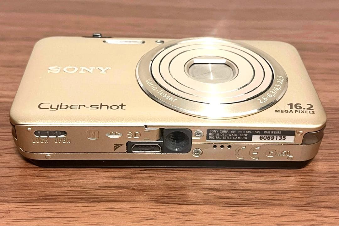 ★SONY Cyber-shot DSC-WX30 シルバー デジカメ