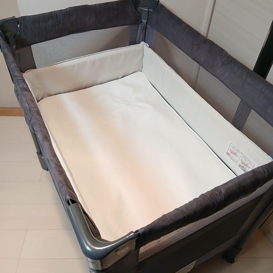 【美品】 アップリカ ココネルエアープラス　ベビーベッド グレー