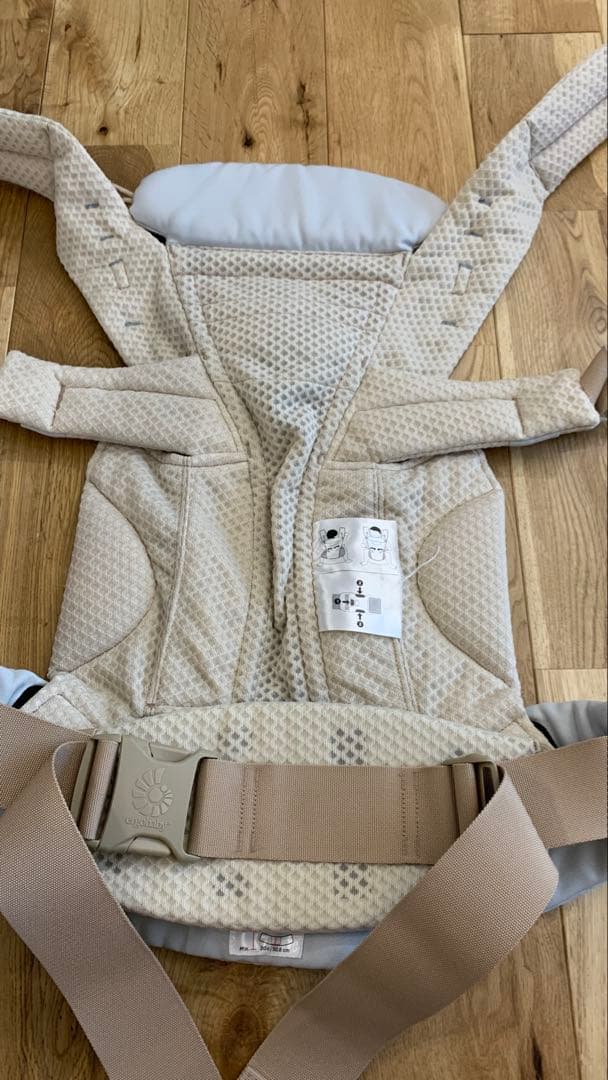 エルゴベビーOMNI Breeze (オムニブリーズ) サンドベージュ抱っこ紐