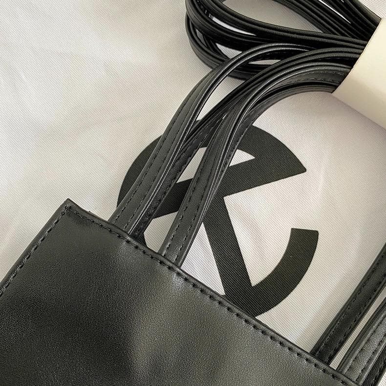 TELFAR ブラック ショルダーバッグ