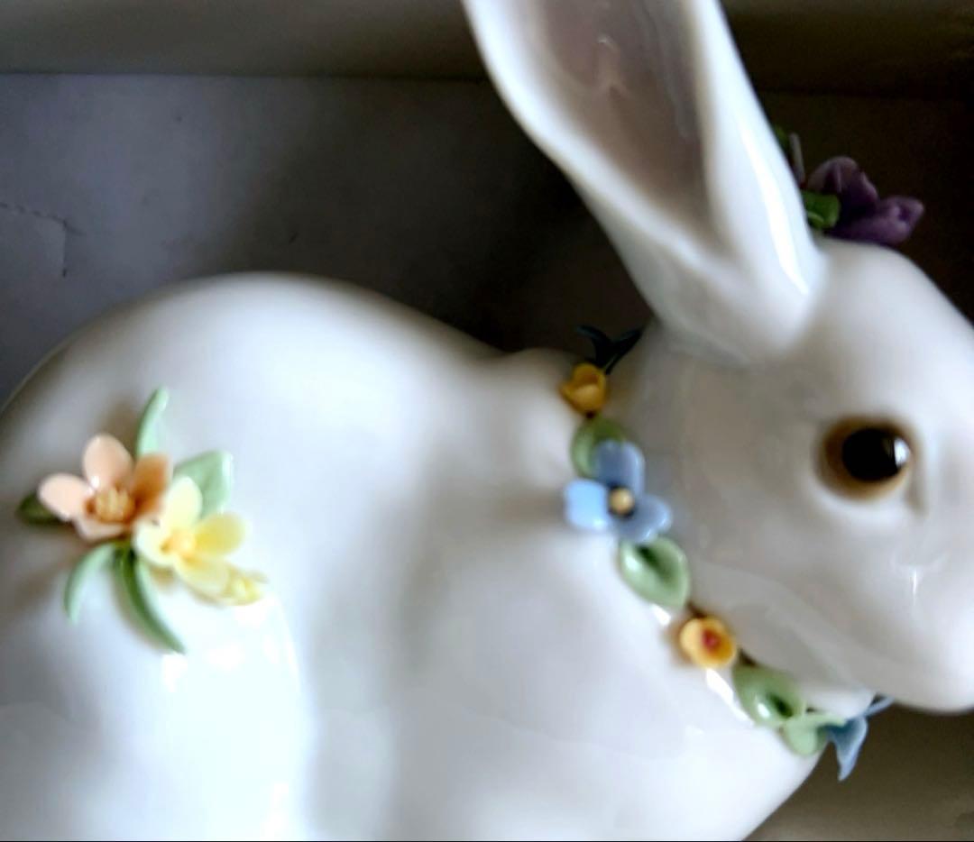 新品　リヤドロ　花飾りの白うさぎ