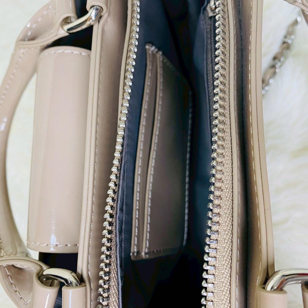 極美品✰RIU エナメル キルティングバッグ ショルダーバッグ