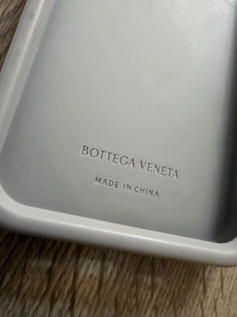 Bottega Veneta グレー iPhone15プロケース
