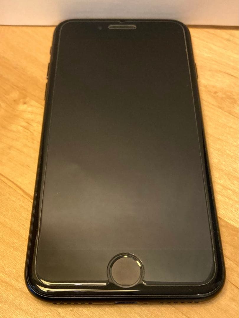 Apple iPhone SE（第2世代）黒 64GB 中古品（海外版）