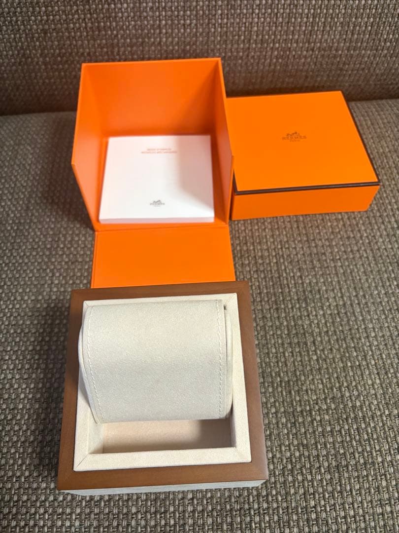 現行品　極美品　HERMESエルメス時計ケース　空箱