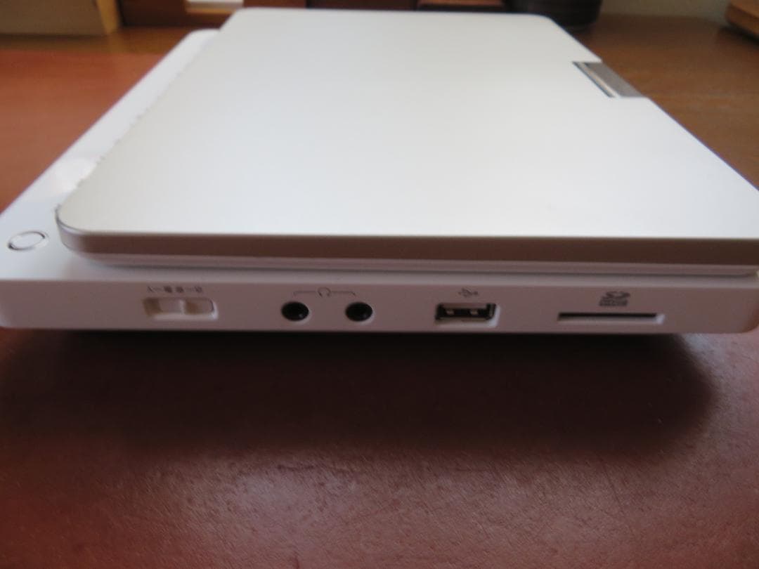 東芝 REGZA　ポータブルBDプレーヤー　SD-BP900S【美品】