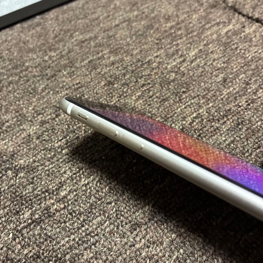 Apple iPhone SE (第3世代) ホワイト 本体　SIMフリー