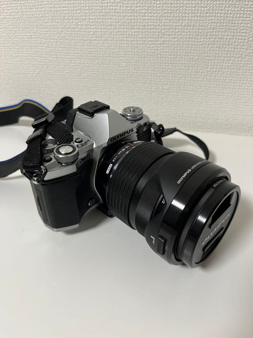 オリンパス OM-D E-M5 Mark II 12-40mm PROレンズ付