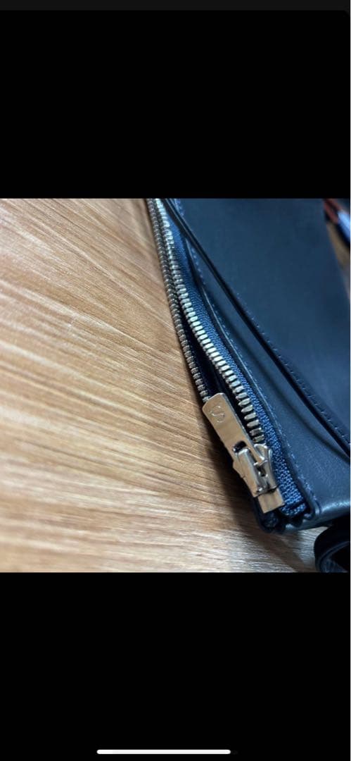 ワイルドスワンズ　 ネイビーのレザーショルダーバッグ