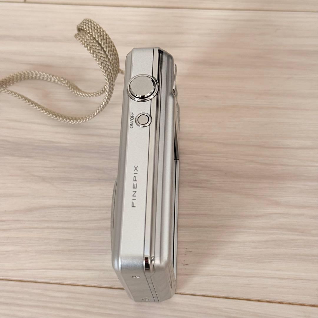 美品　付属品多　FUJIFILM Finepix J30 フジフィルム
