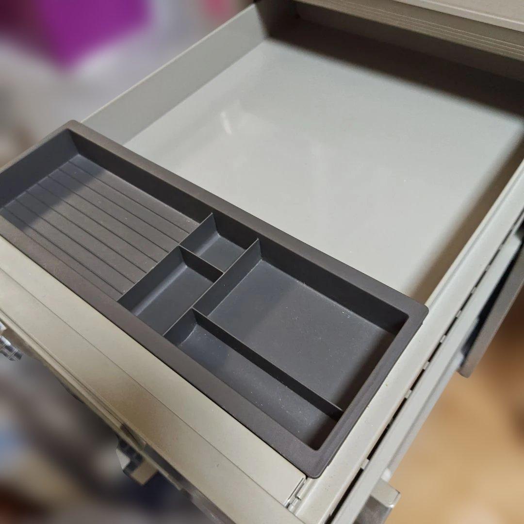 【KOKUYO】スチール脇机 3段