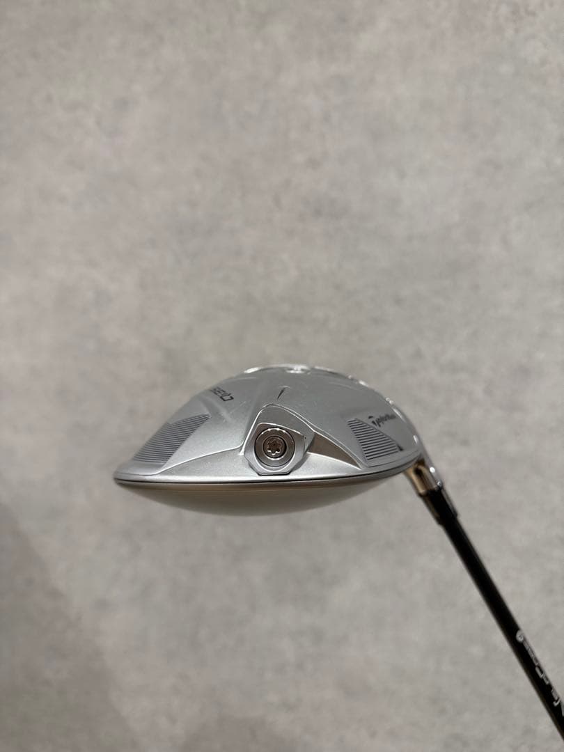 テーラーメイド Qi35 Core ドライバー デザイナーシリーズ シルバー