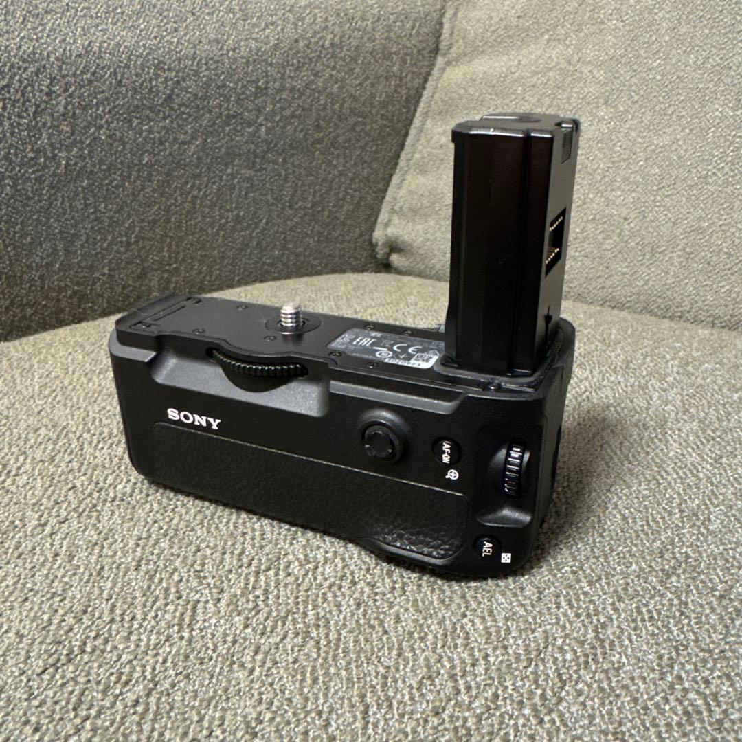 α9・α7RIII・α7III用縦位置グリップ　SONY VG-C3EM