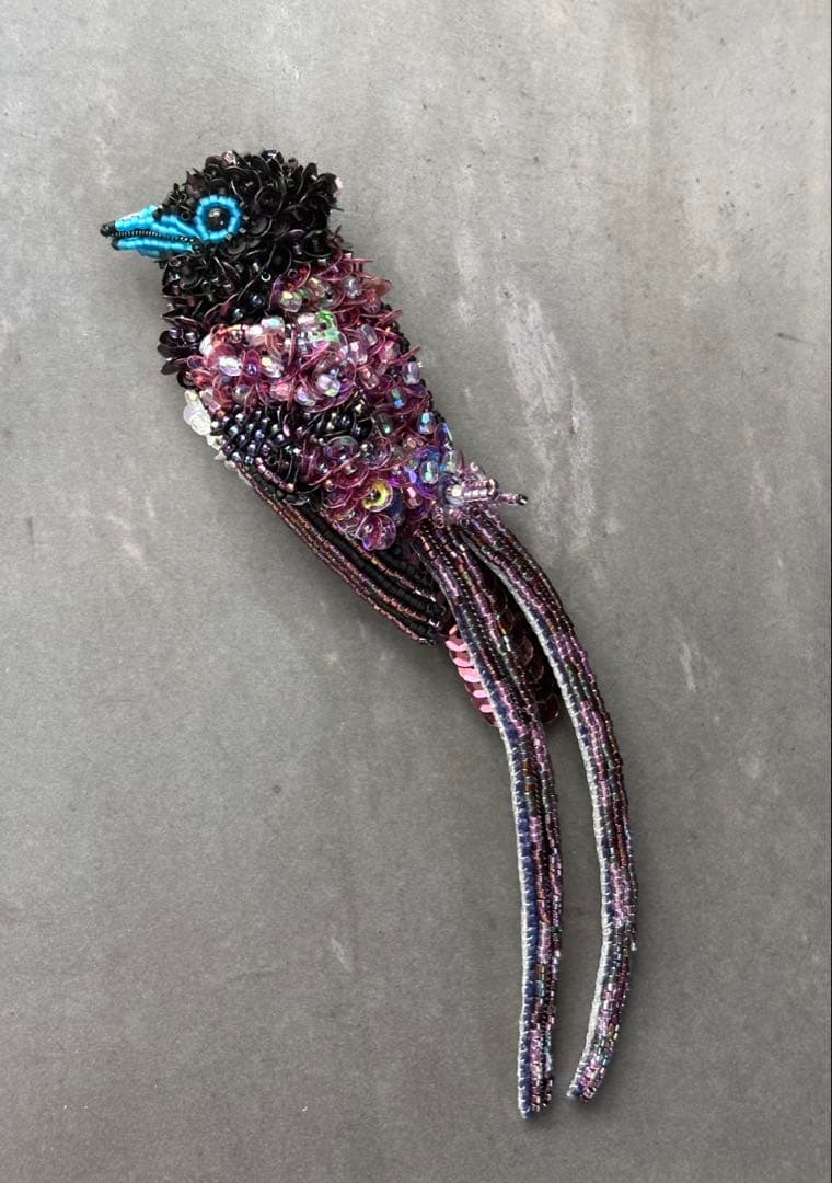 【サンコウチョウ】ビーズ刺繍ブローチバッグチャーム