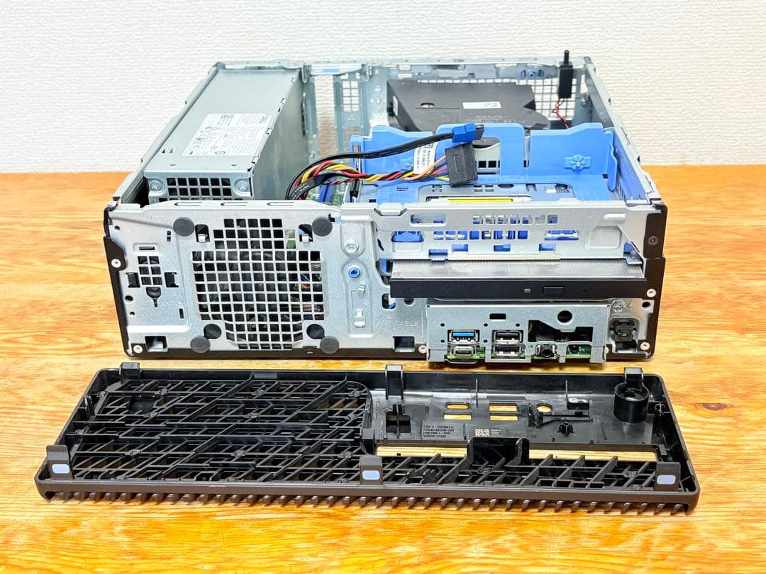 ベアーボン状態のDell Precision 3440/CPUなし・メモリなし