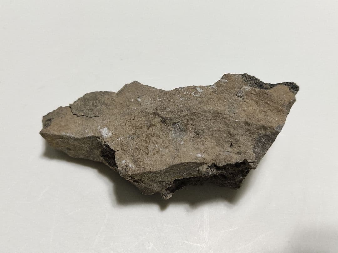 パワーストーン　天然石　原石　ハーキマーダイアモンド母岩付　107g　632