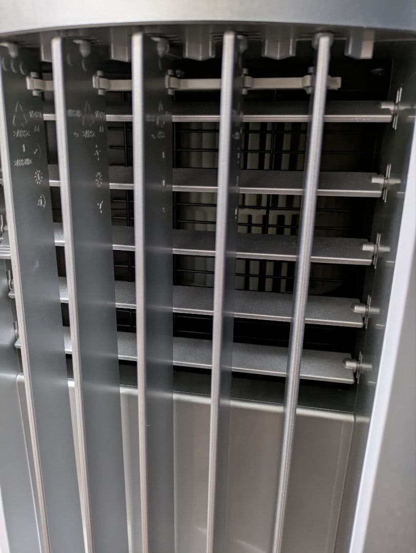 トヨトミ　スポットエアコン　6〜9畳移動式　 ホワイト　2022年製