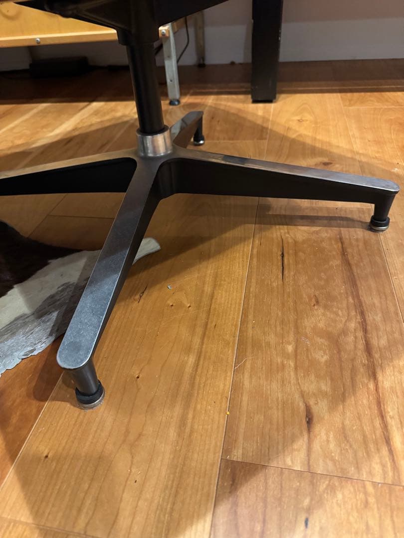 博物館行き？ハーマンミラーHermanMillerラウンジチェアイームズソファ