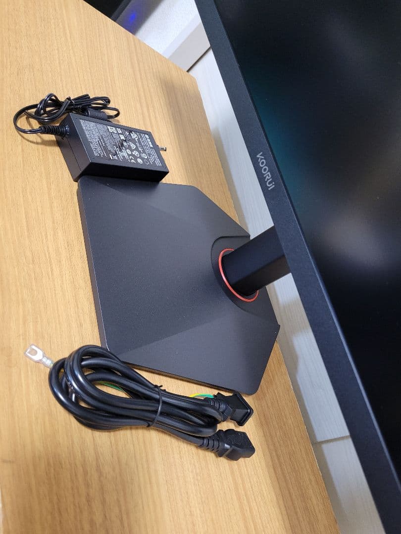 にら　美品　KOORUI 27インチ 4Kゲーミングモニター 320Hz