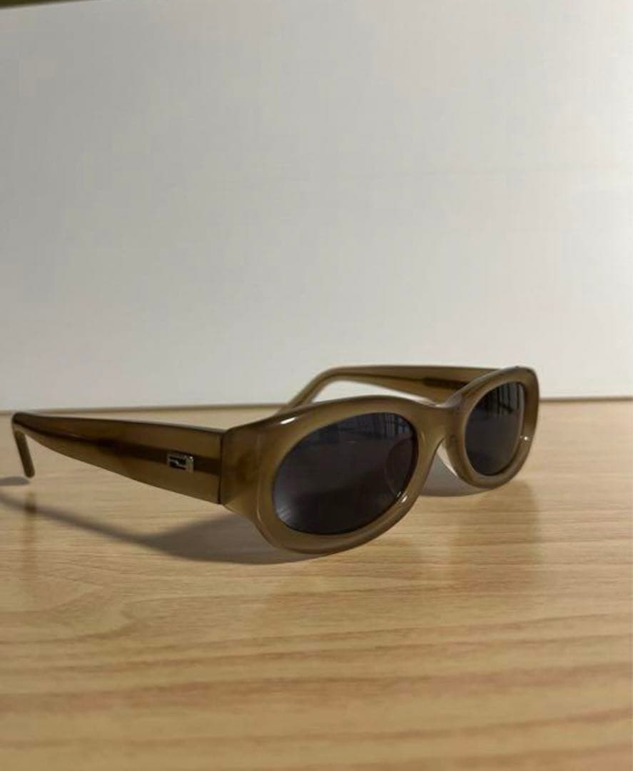 野口さん　old FENDI サングラス