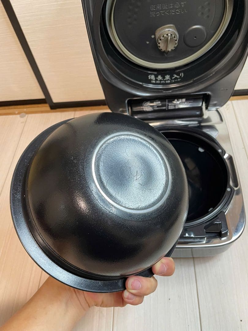 値下！東芝 真空圧力 IH炊飯器 5.5合 備長炭かまど本羽釜 RC-10ZWL