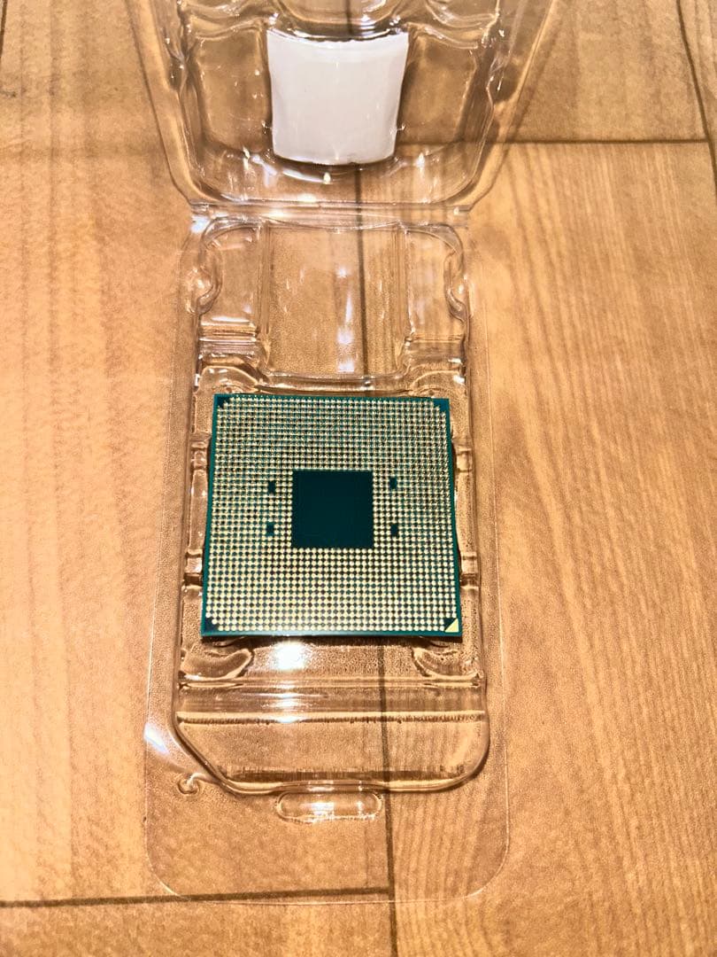 AMD RYZEN 7 2700X 本体 CPUクーラー付き